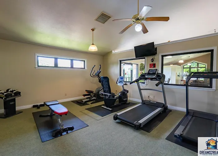 2Br Penthouse Condo - 2 Pools - Close To The Strip - Free Tickets Included - Fhe-17